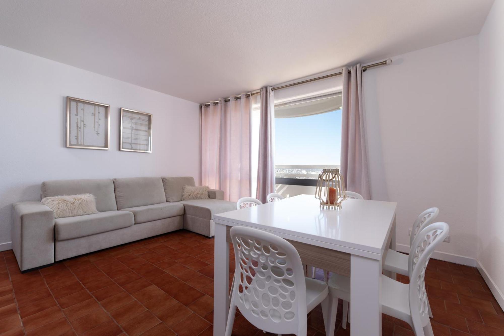 Sky19 Ocean View T1 Apartment Portimao