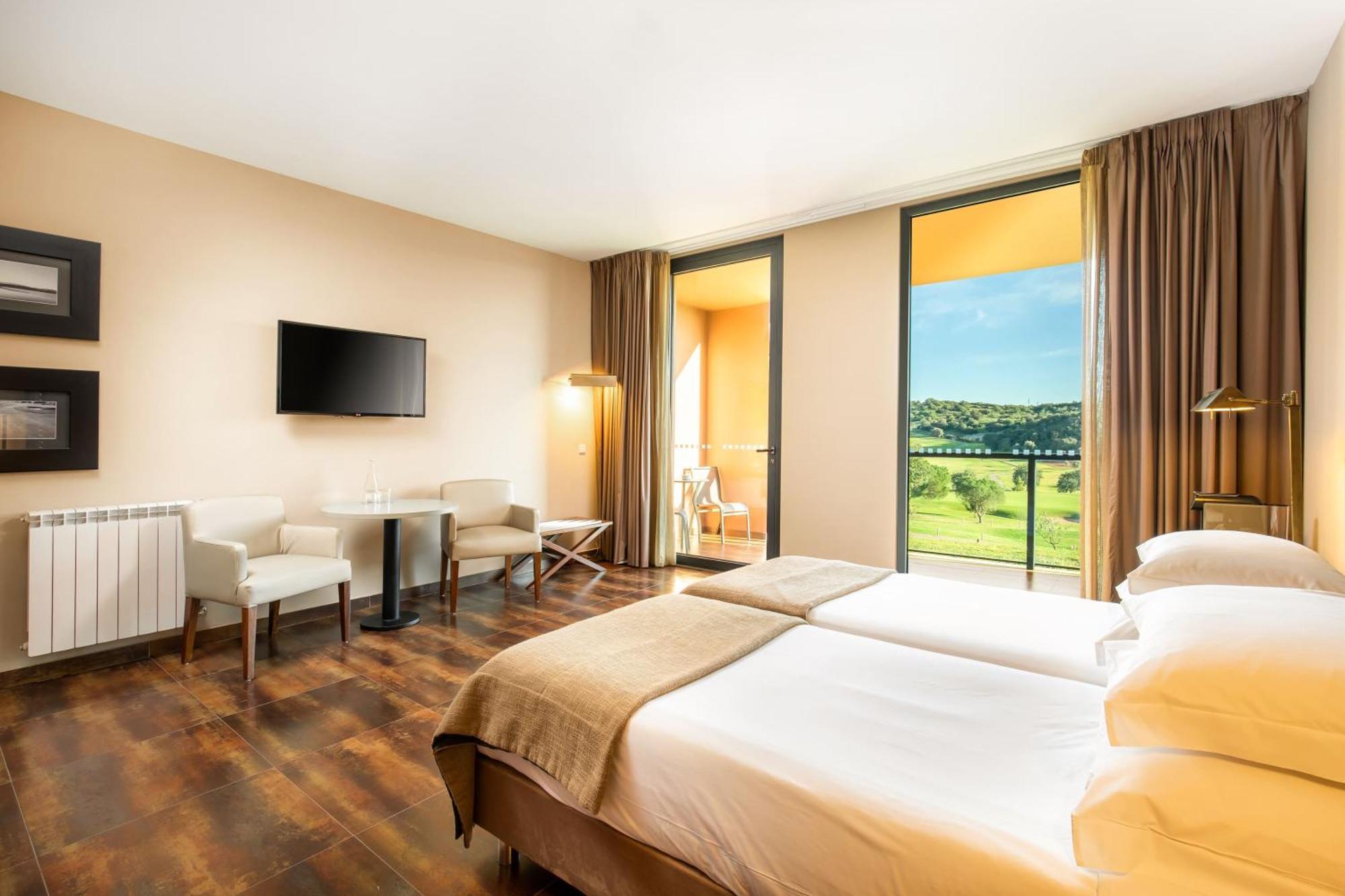 Hotel Nau Morgado Golf & Country Club 4*