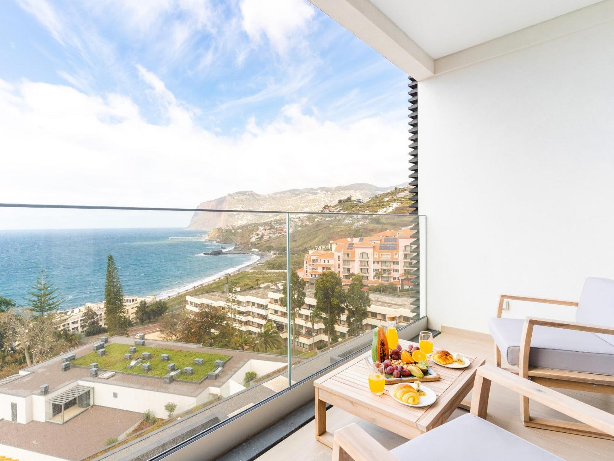 Glamorous By Atlantic Apartment
