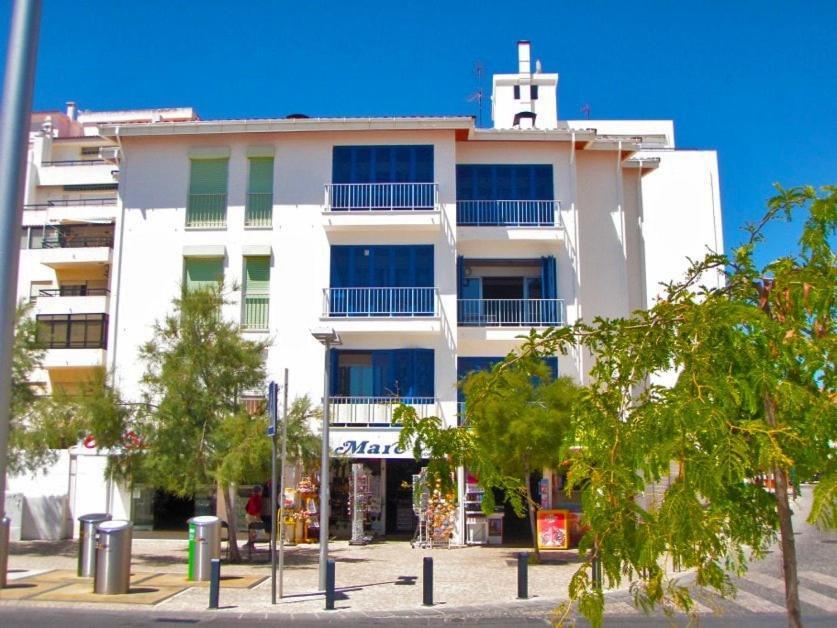 Front View 2 Bedroom Alvorada At Da Rocha