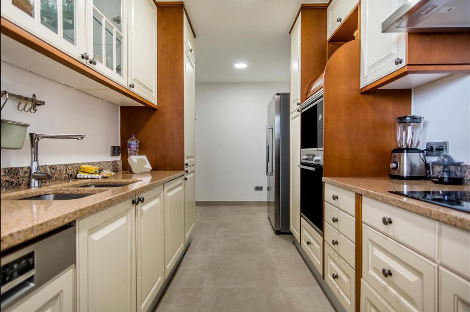 Apartment Sunny 3-bedroom