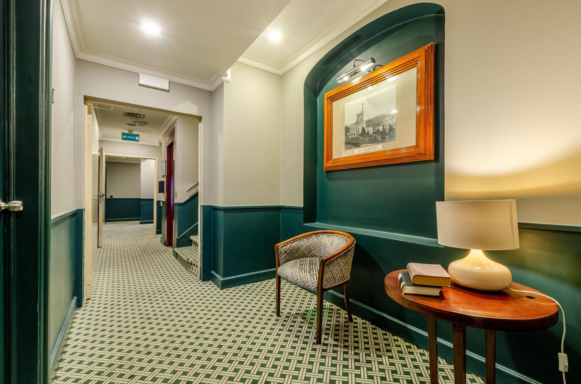 Metropole Hotel 3*