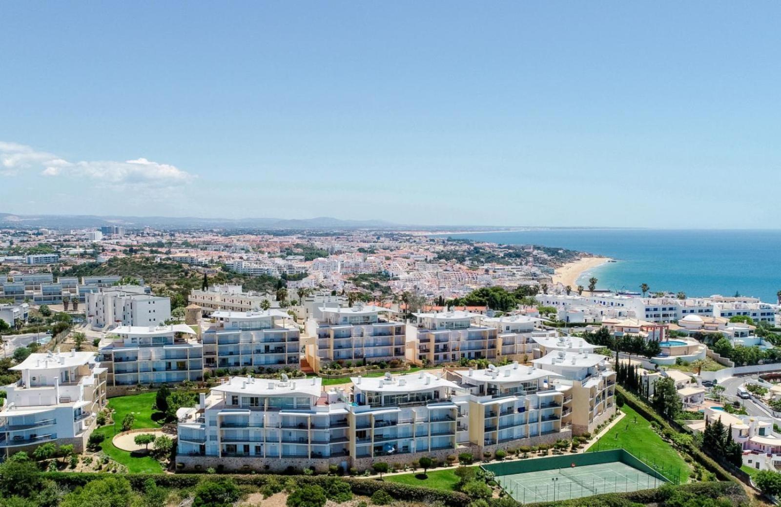 Homes Ocean View With Lovely Terrace, 2 Swimming Pools & Tennis Court * Albufeira