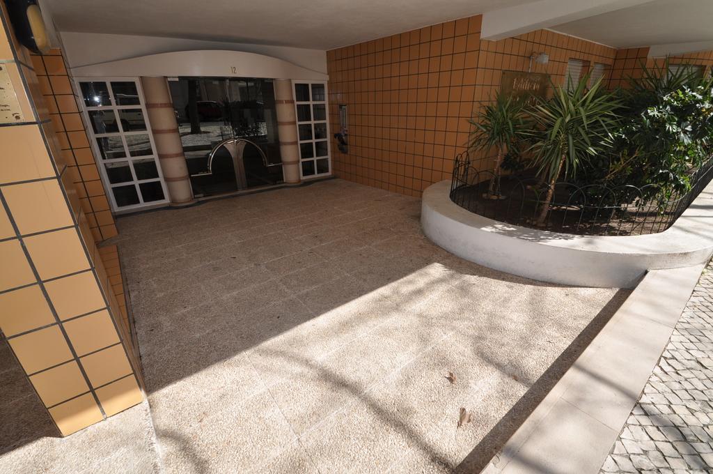 Apart Lisbon Pool Metro Garage