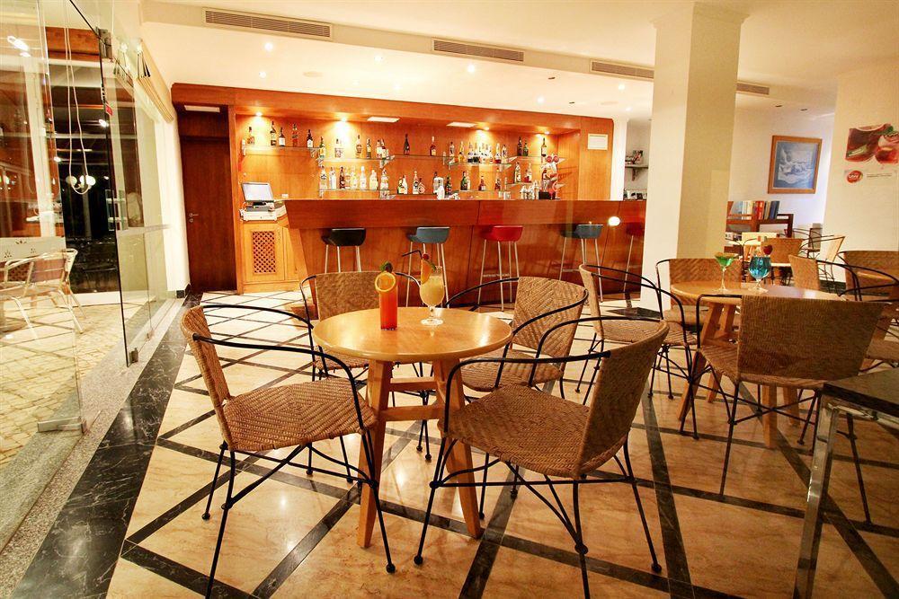 Mos - Hotel Lagos