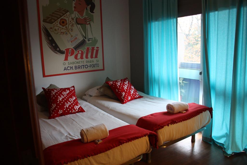 Oporto Excentric Surf / Design Hostel Albergue