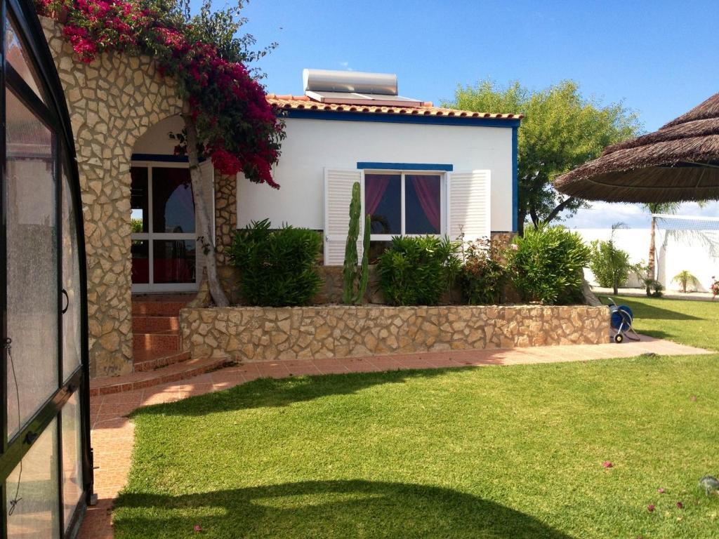 Ania Villa