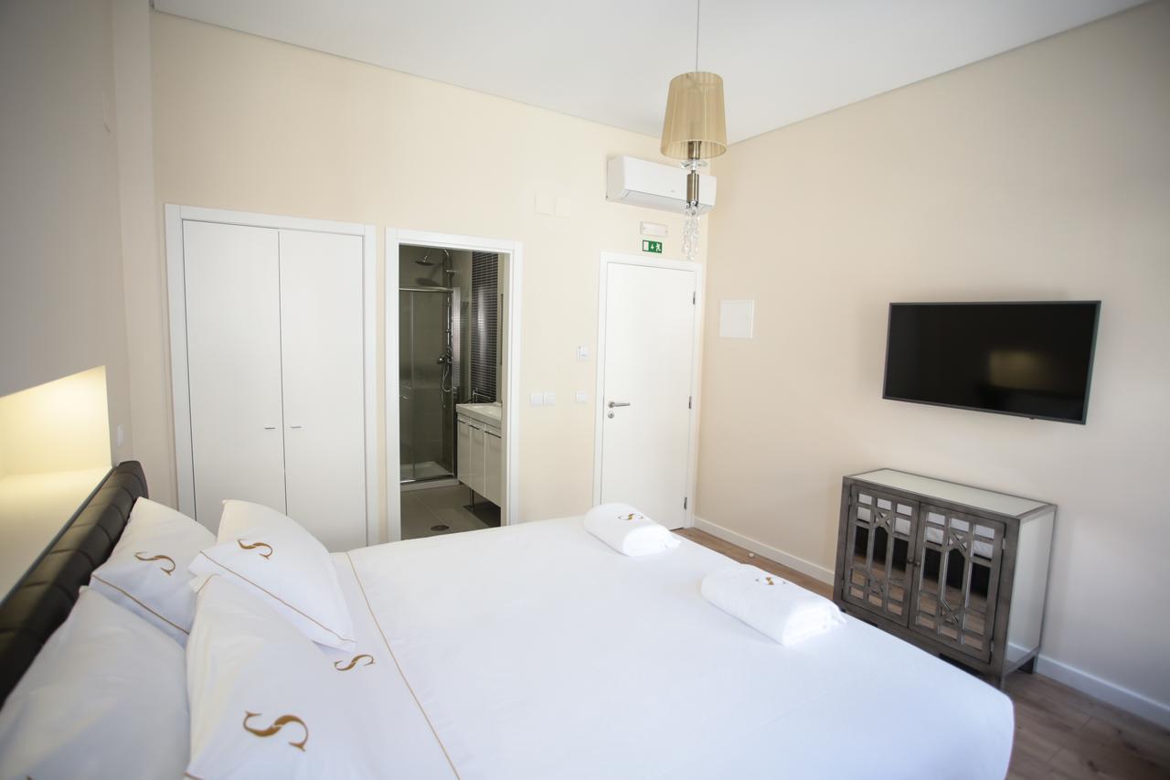 Bed and breakfast Suites Guest House 3*