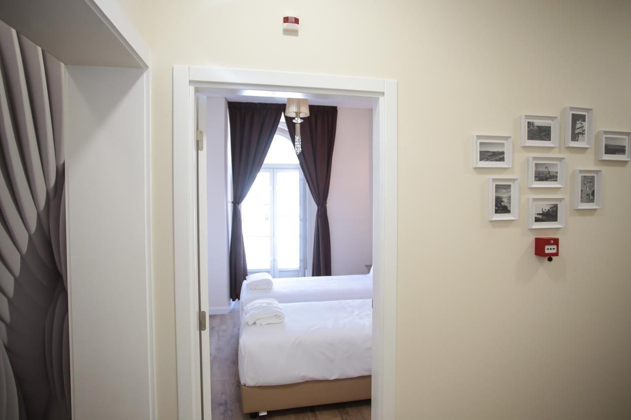 Bed and breakfast Suites Guest House 3*