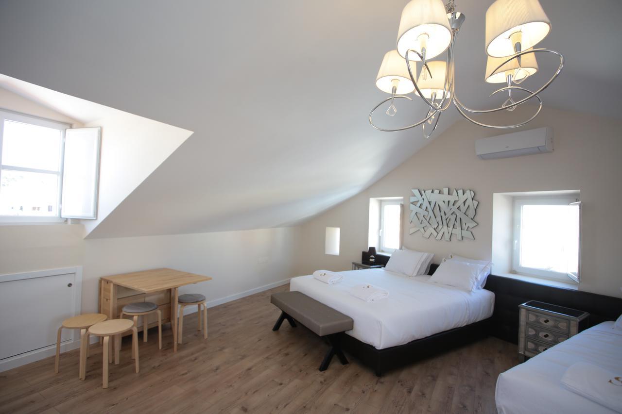 Bed and breakfast Suites Guest House 3*