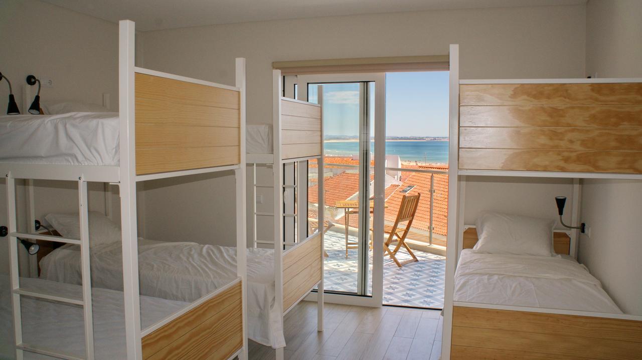 Hostal Topcity & *