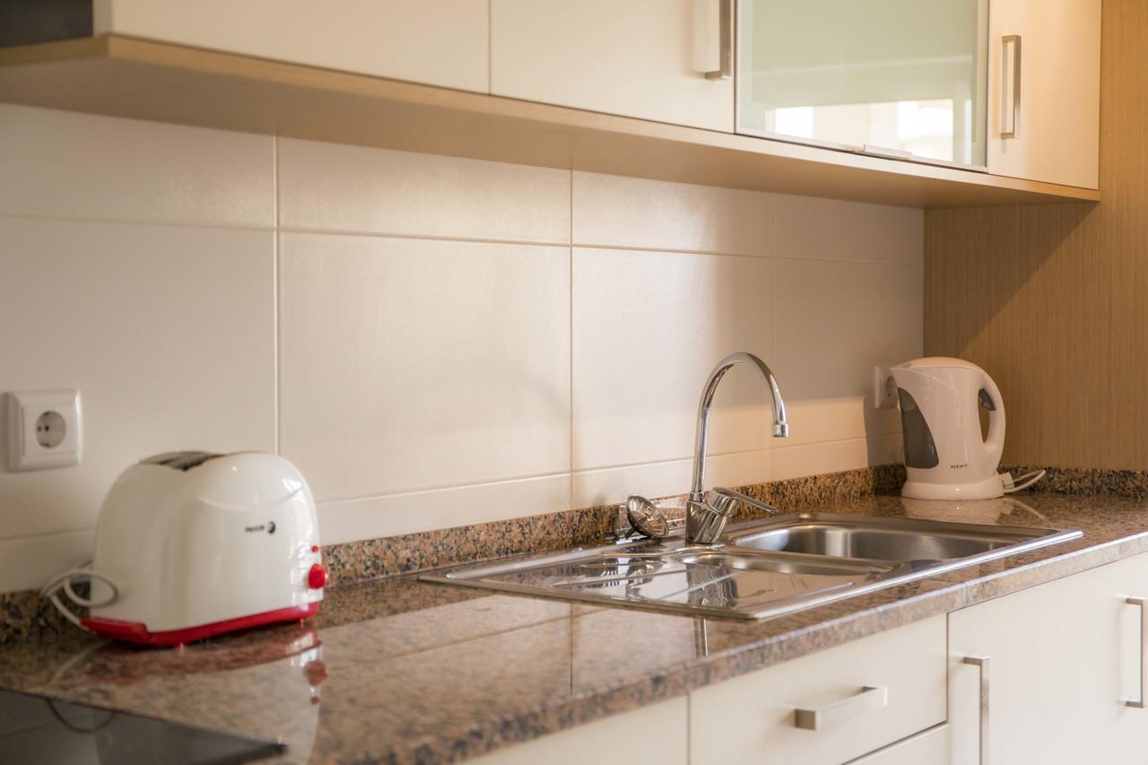C02 - Luxury 3 Bed With Pool View *