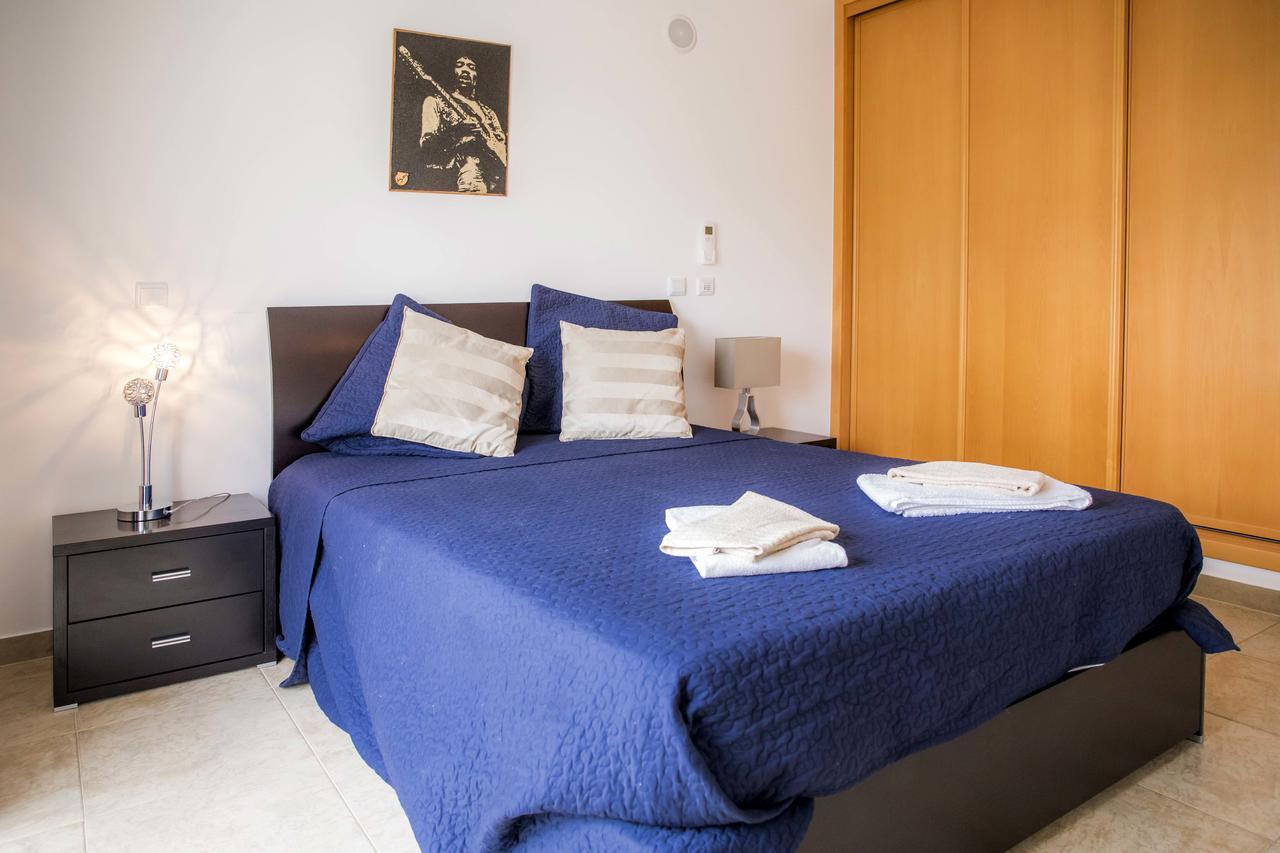C02 - Luxury 3 Bed With Pool View * Lagos