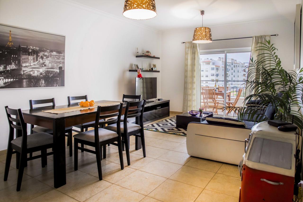 C02 - Luxury 3 Bed With Pool View * Lagos