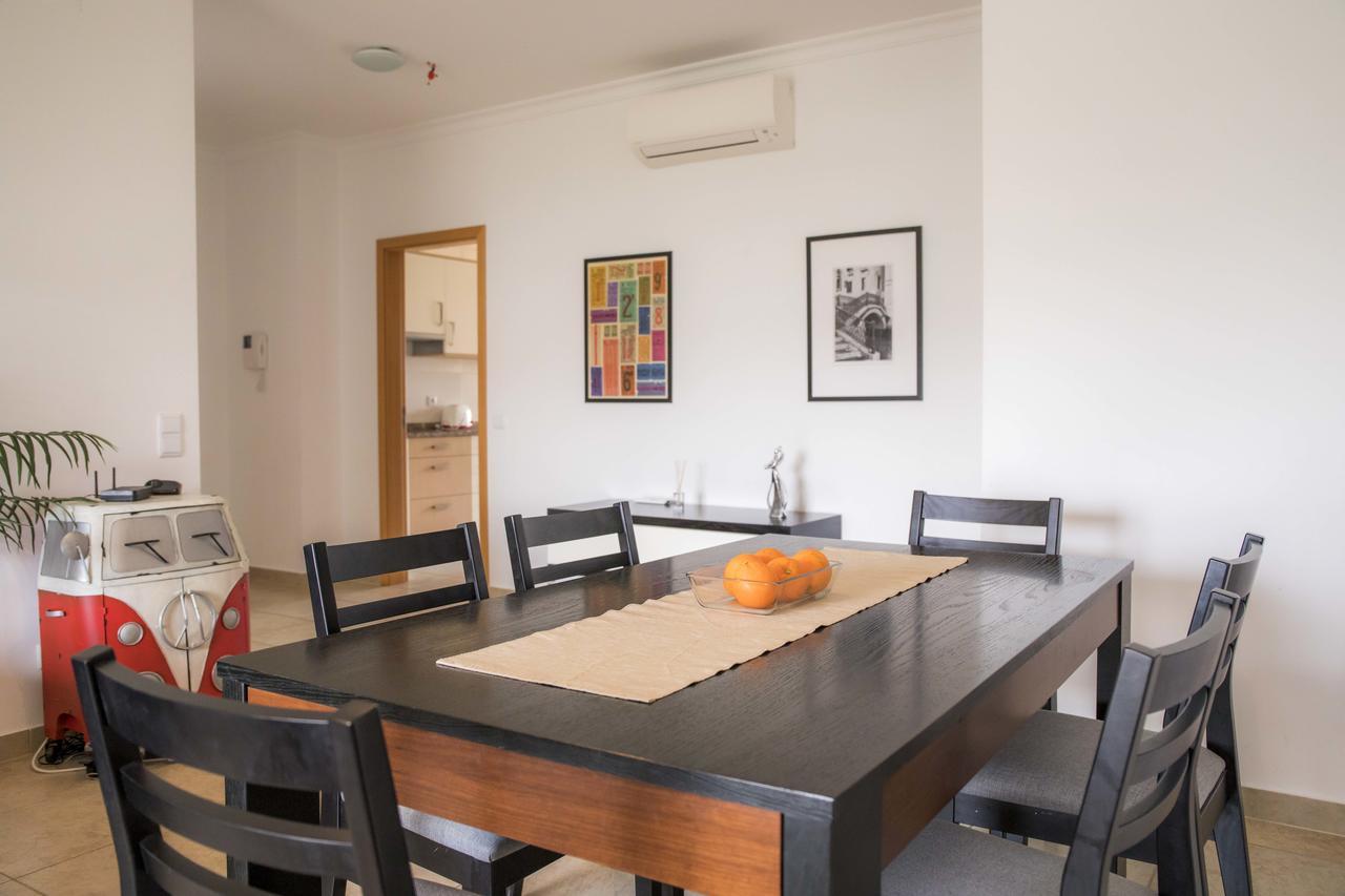 C02 - Luxury 3 Bed With Pool View * Lagos
