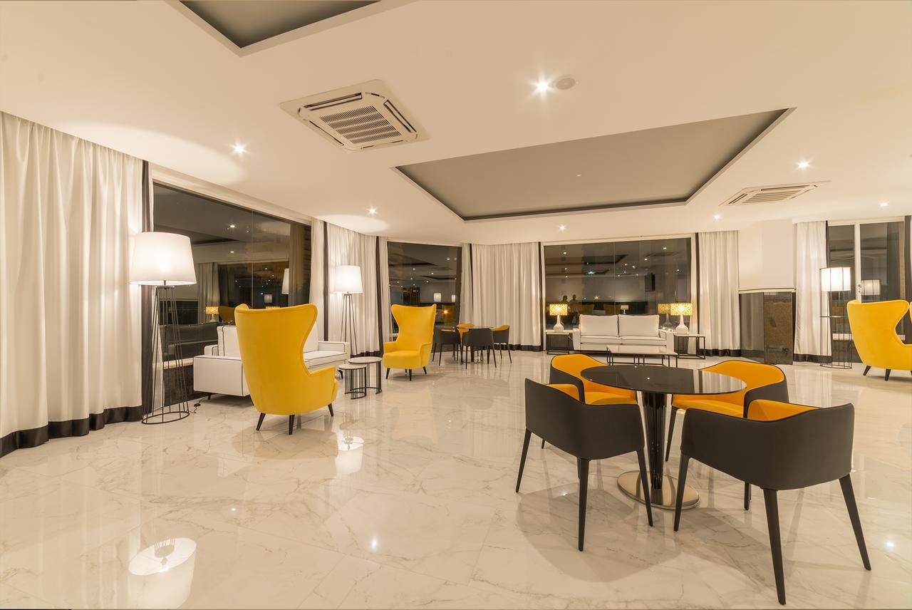 Aparthotel Flor Da Rocha 4*