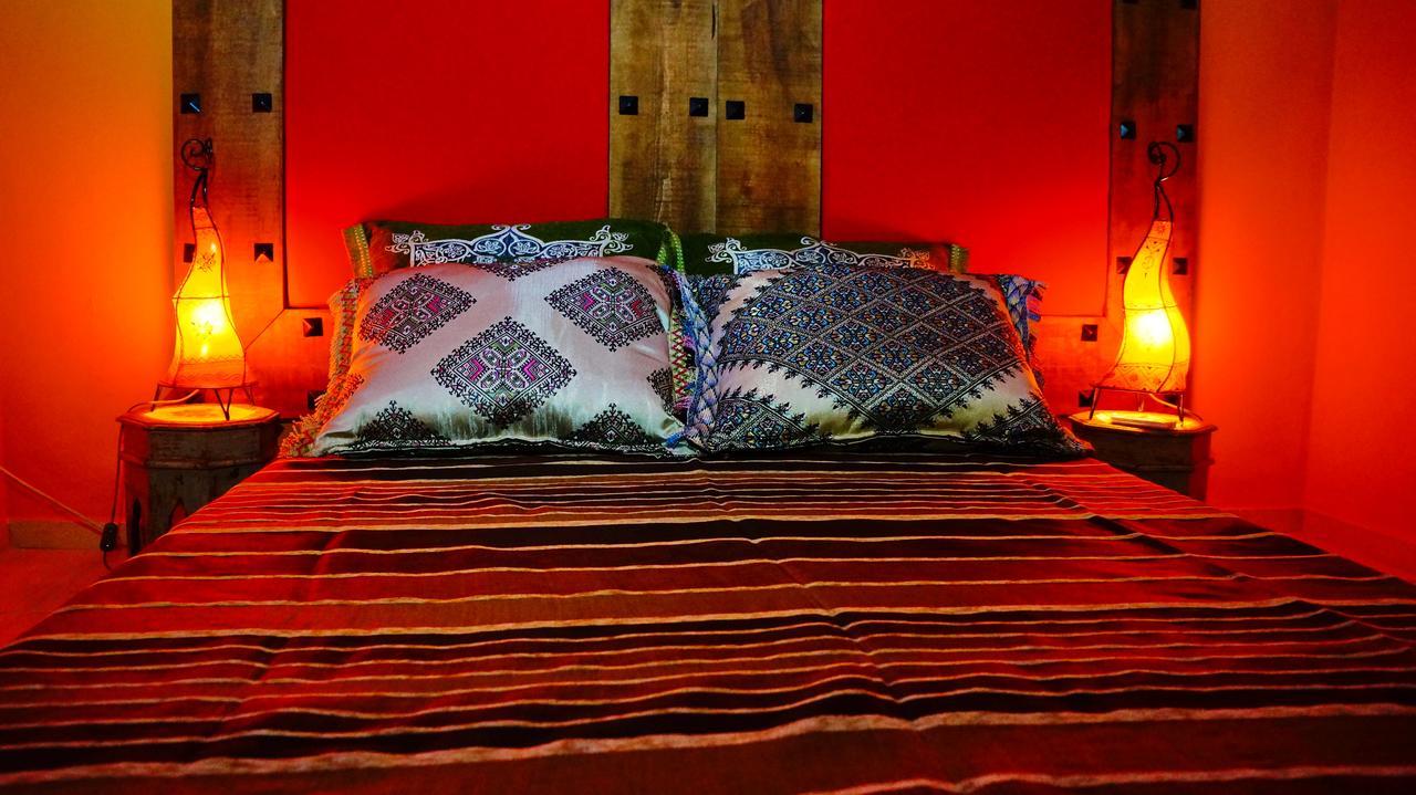 Seventies Cheap And Chic Guest house
