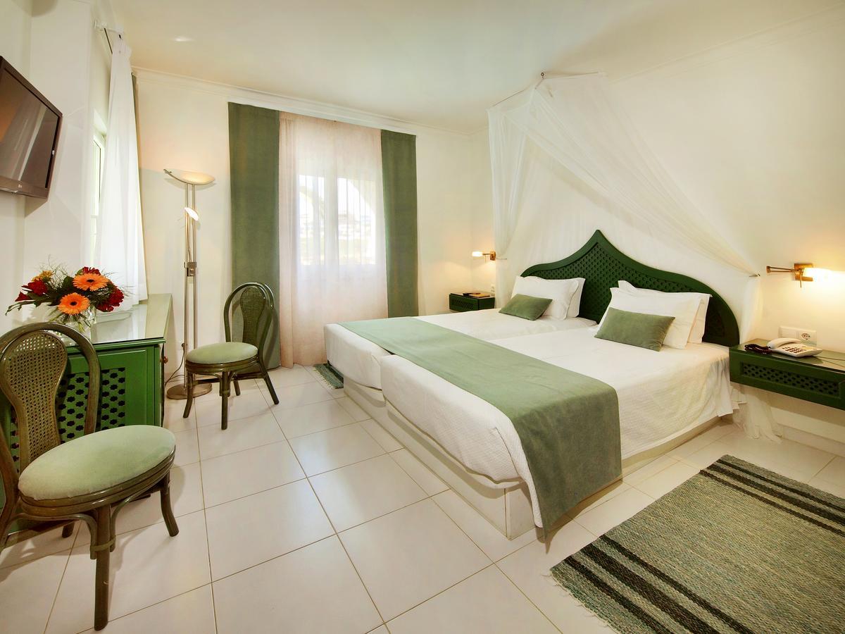 Esmeralda Villa
