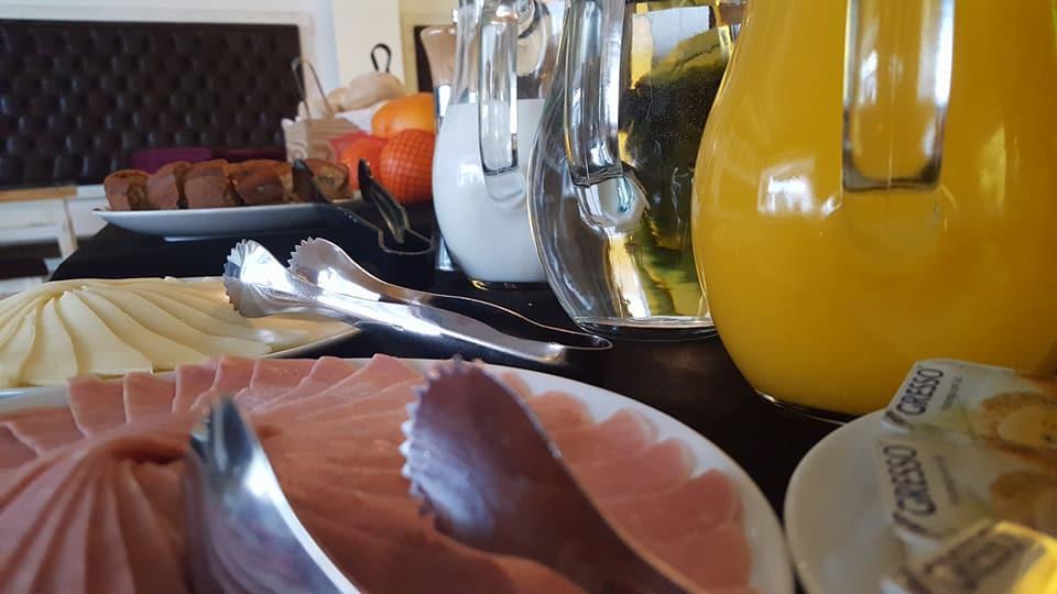 Bed and breakfast Suites Guest House 3*