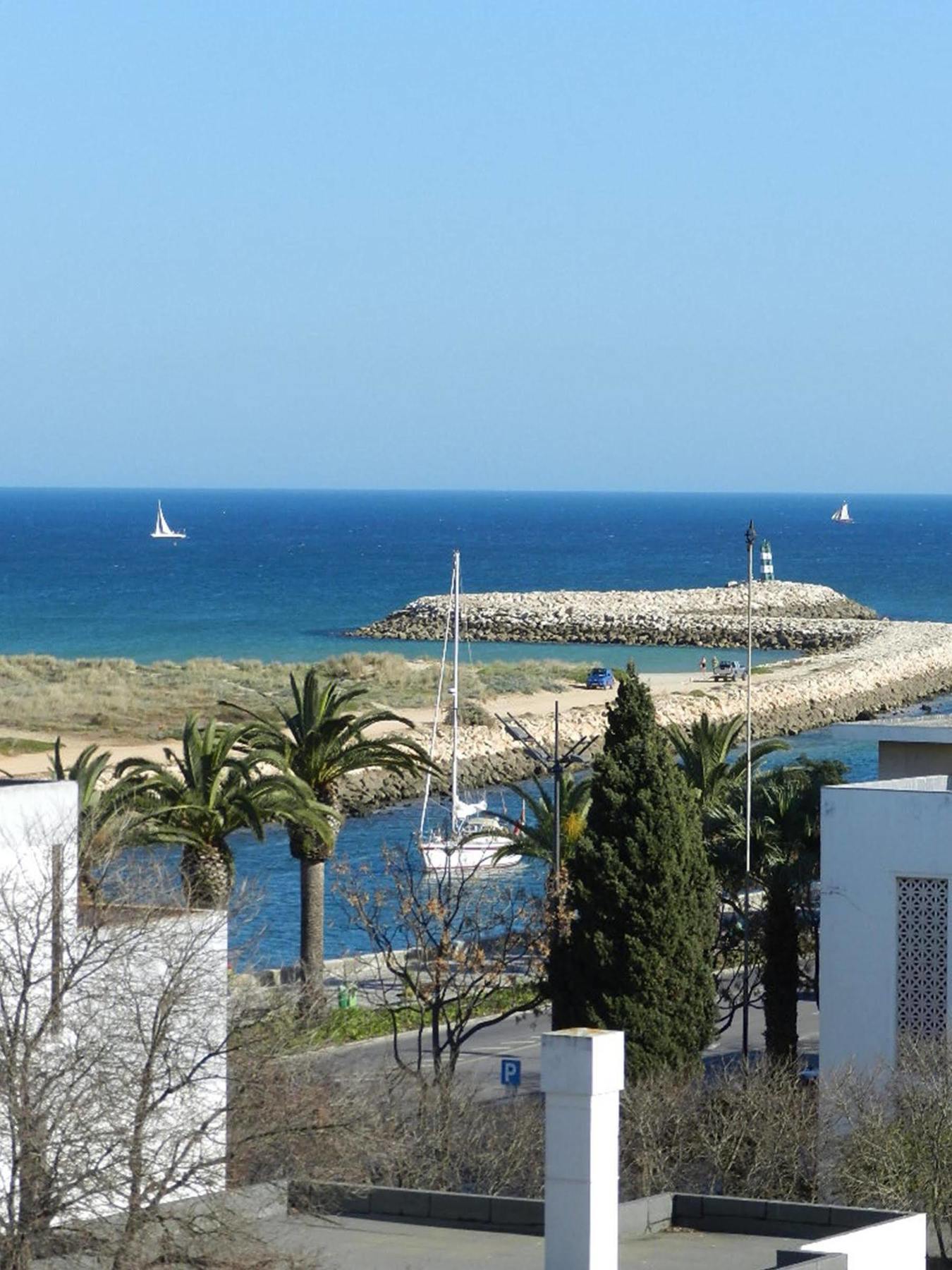 Hotel Lagosmar Story