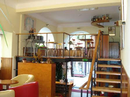 Guest house Residencial Do Areeiro 2*
