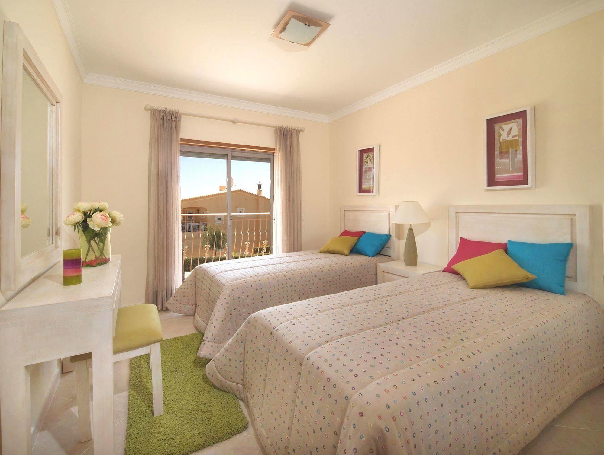 Oasis Parque Country Club