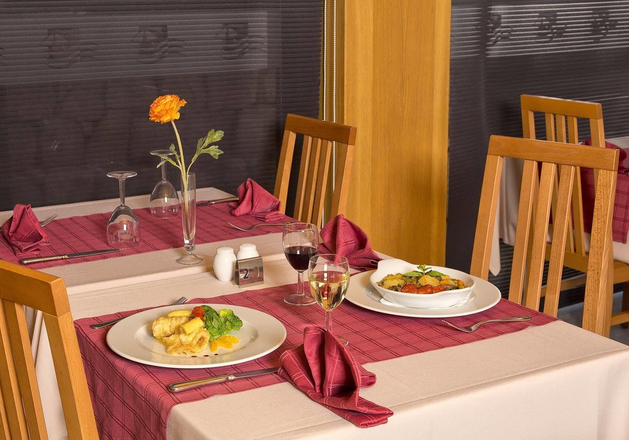 Aparthotel Interpass Vau