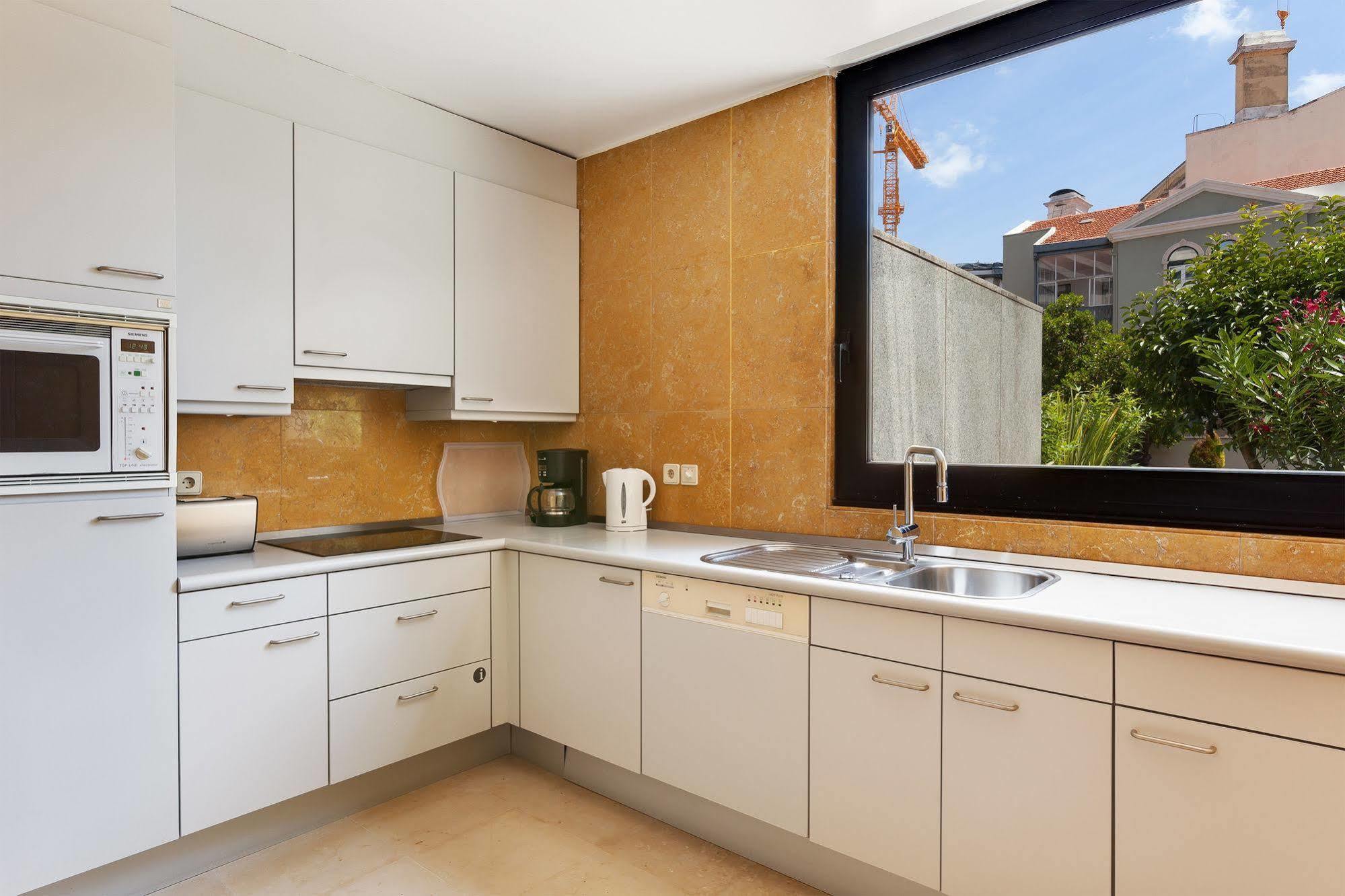 Hotel Hello Marques De Pombal 4*