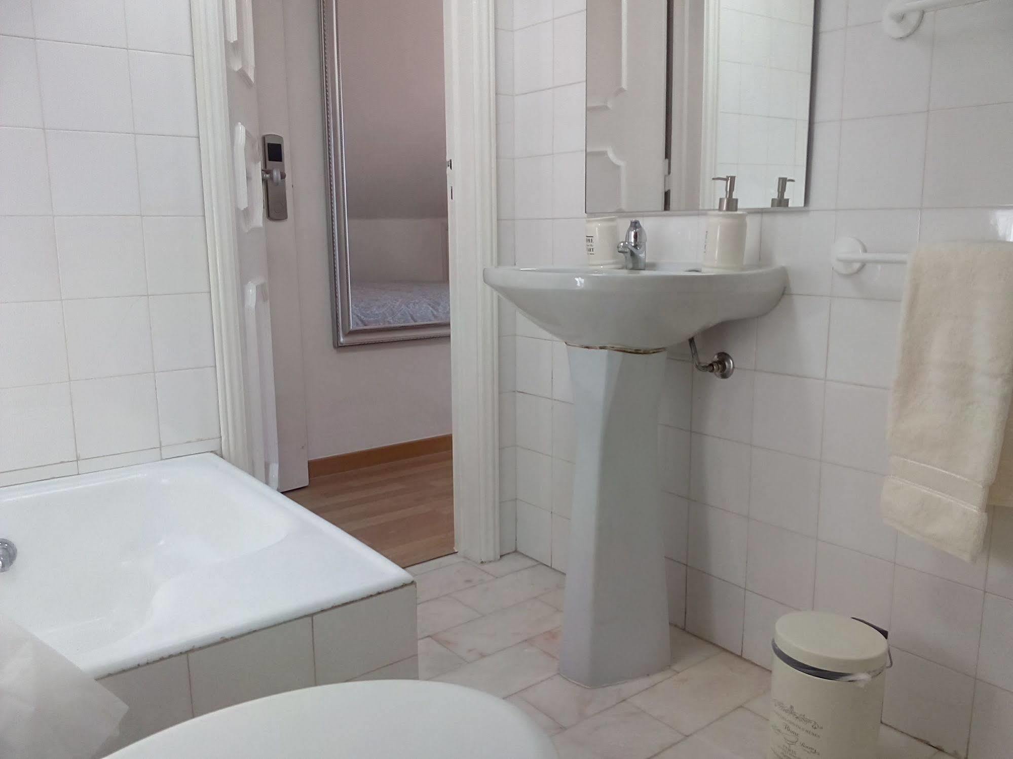 Eco Ljmonade Hostal *