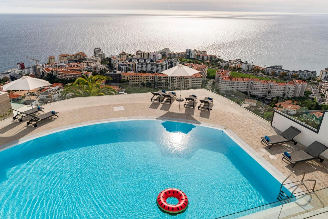 Sky By Travel To Madeira * Funchal (Madeira)