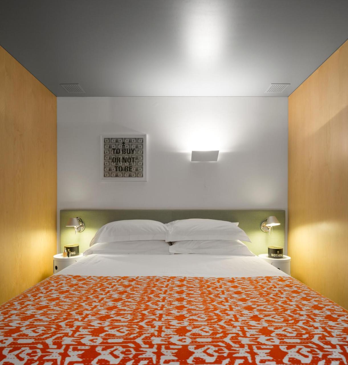 Flattered To Be In Apartamento *