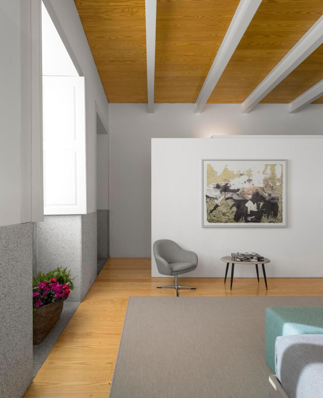 Flattered To Be In Apartamento Oporto