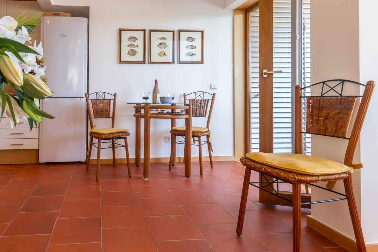 Marina Starboard Apartment, Apartment *
