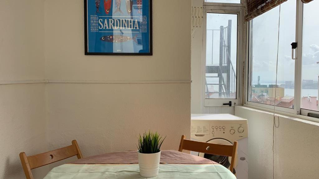 Quelhas Apartment Lisbon