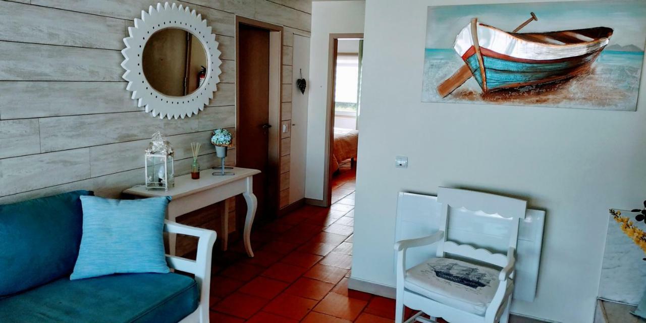 Apartment R. Teixeira Da Mota Lagos