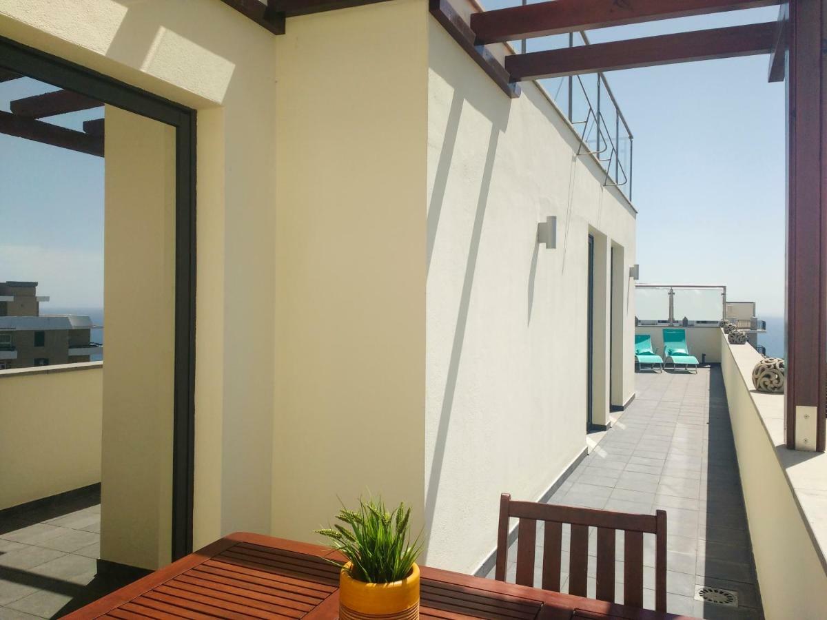 Two Bedroom With Balcony And Gorgeous View Over The Atlantic * Funchal (Madeira)