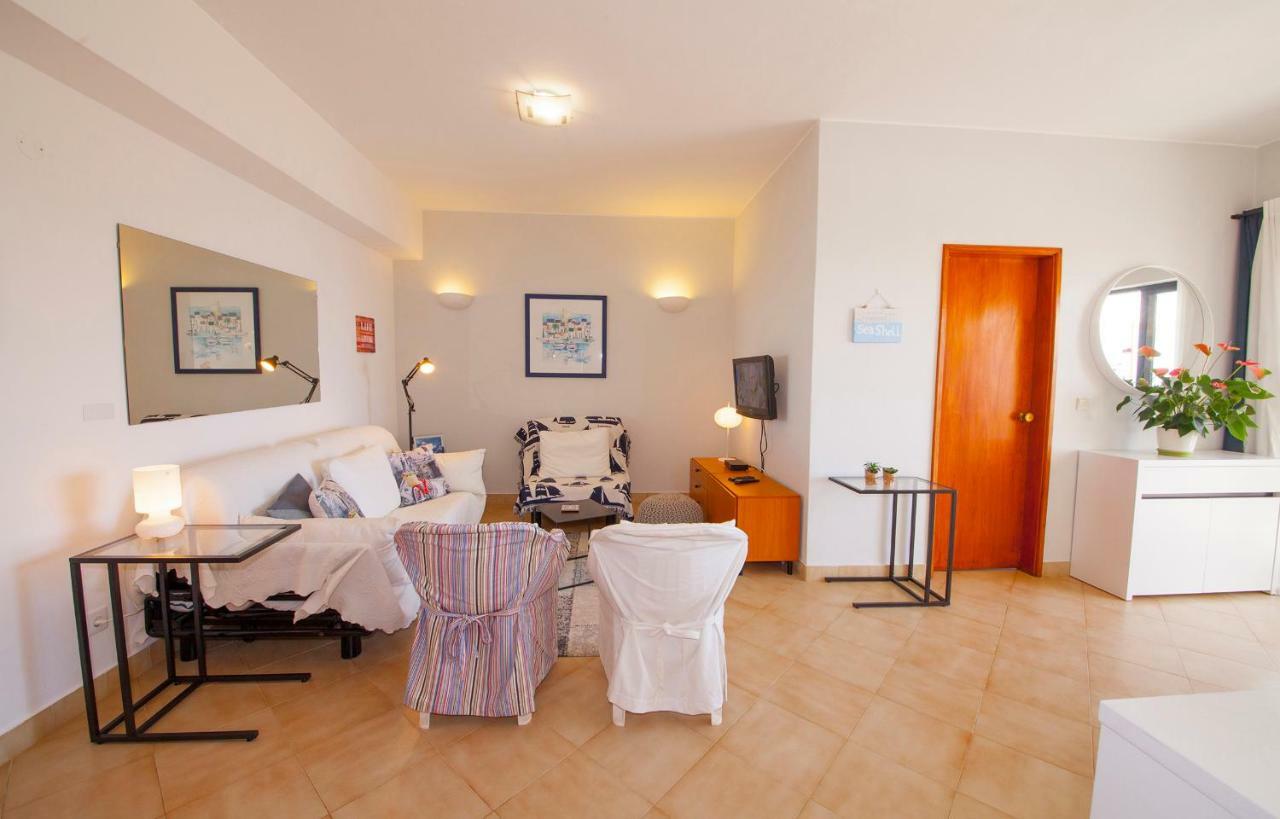 A08 - Magnolia Sea View Apartment Lagos