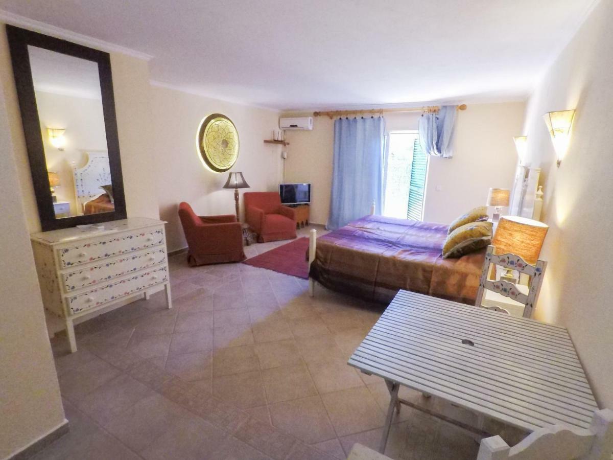 Seventies Cheap And Chic Guest house Lagos
