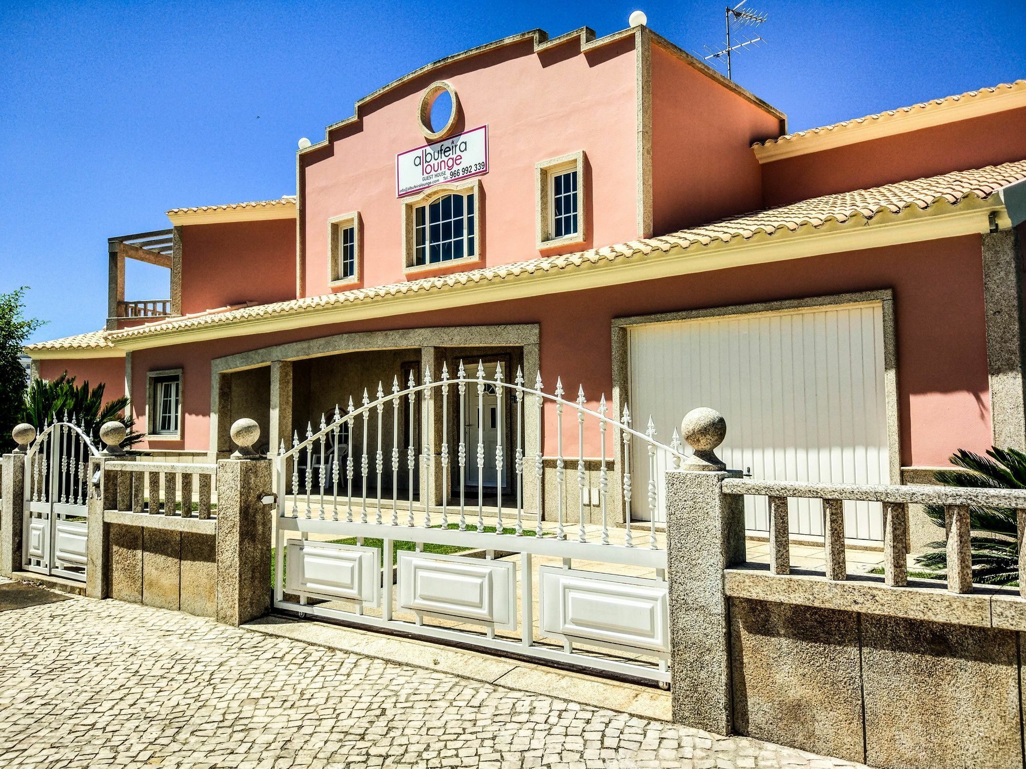 Pensión Lounge 2*