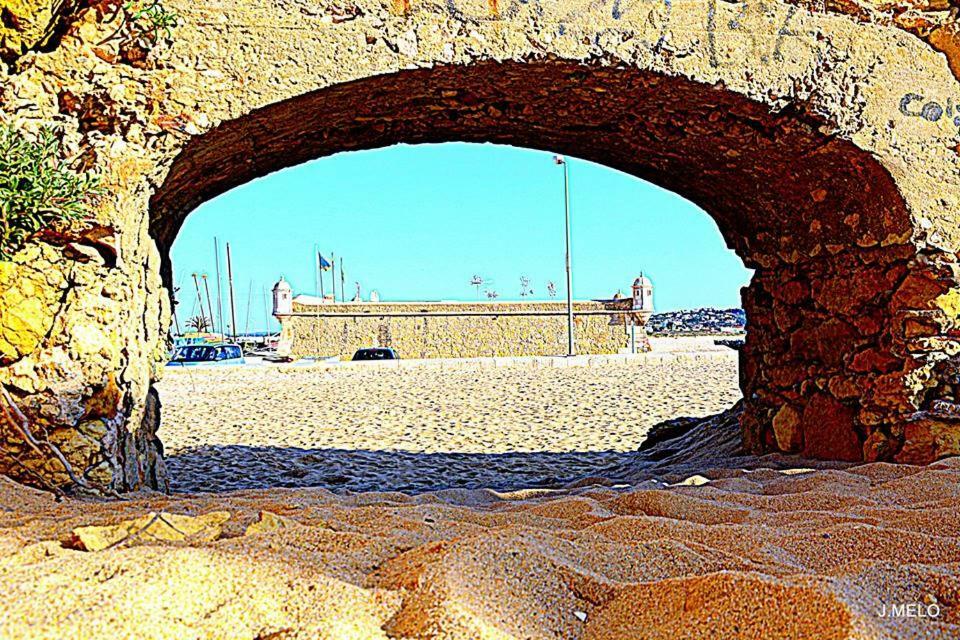 Praia Da Dona Ana Apartment *