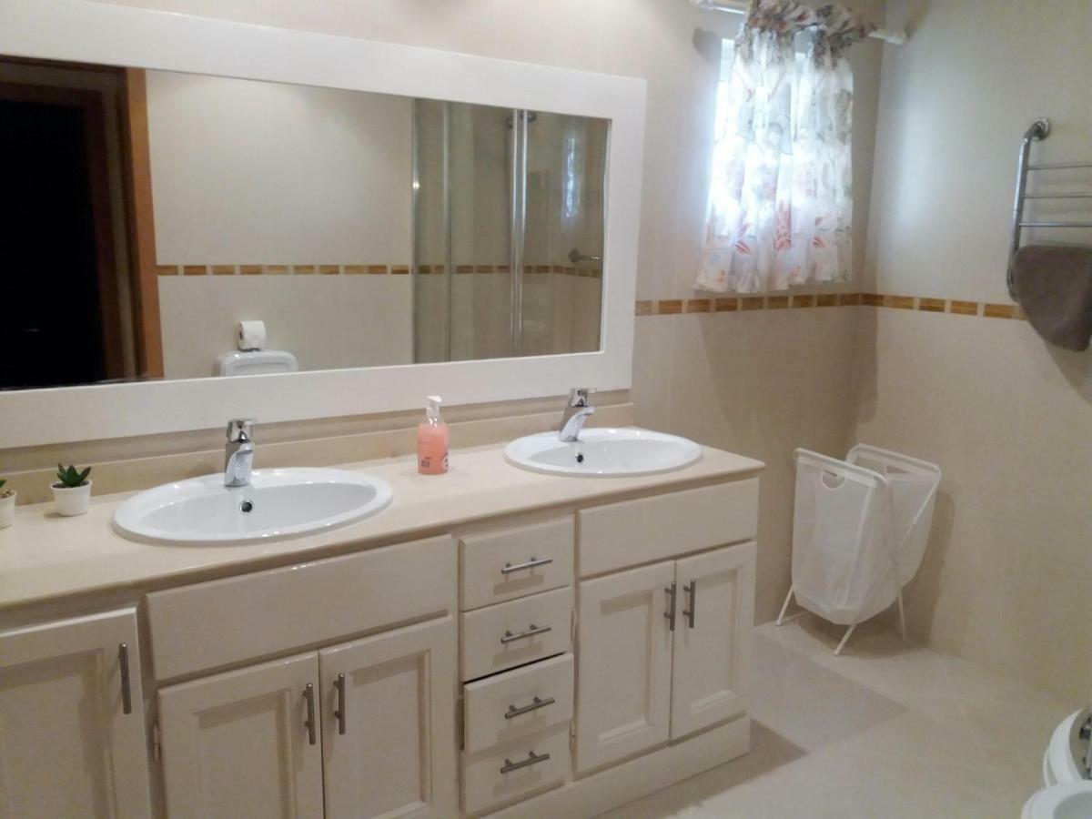Coelha - Pool - Free Wi-fi - Air Con * Albufeira