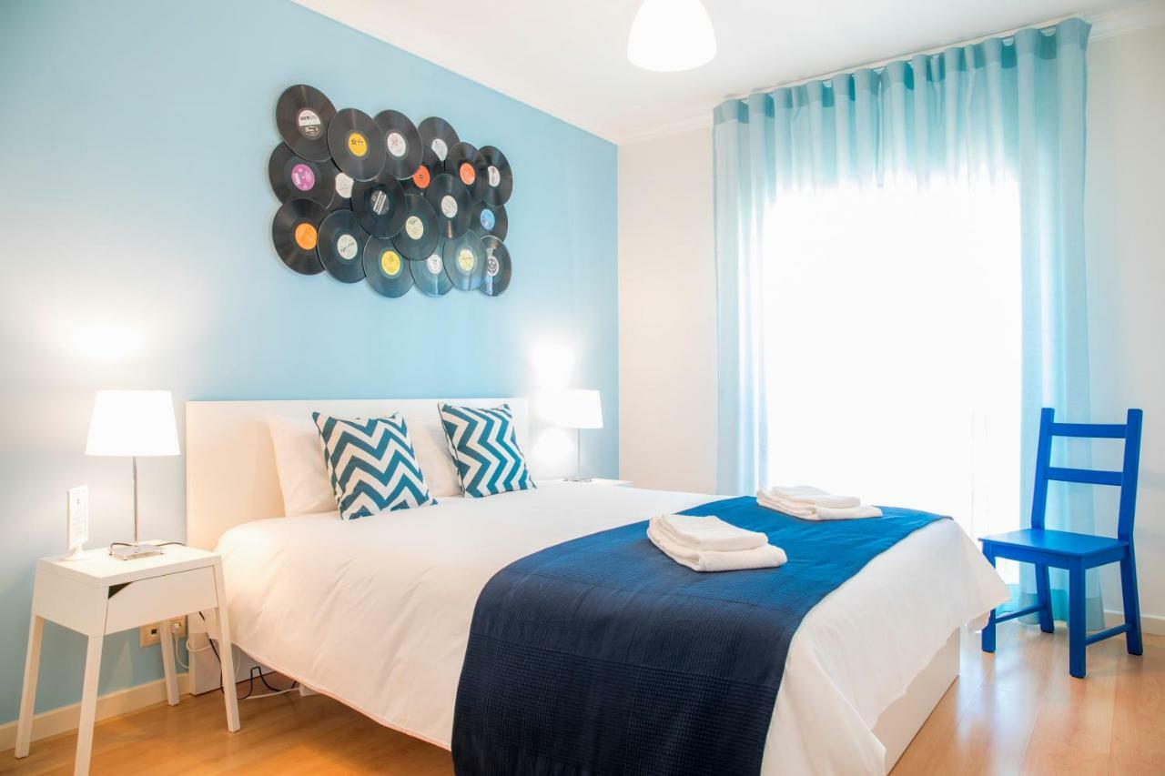 Bed & Breakfast Vinyl Flat - *
