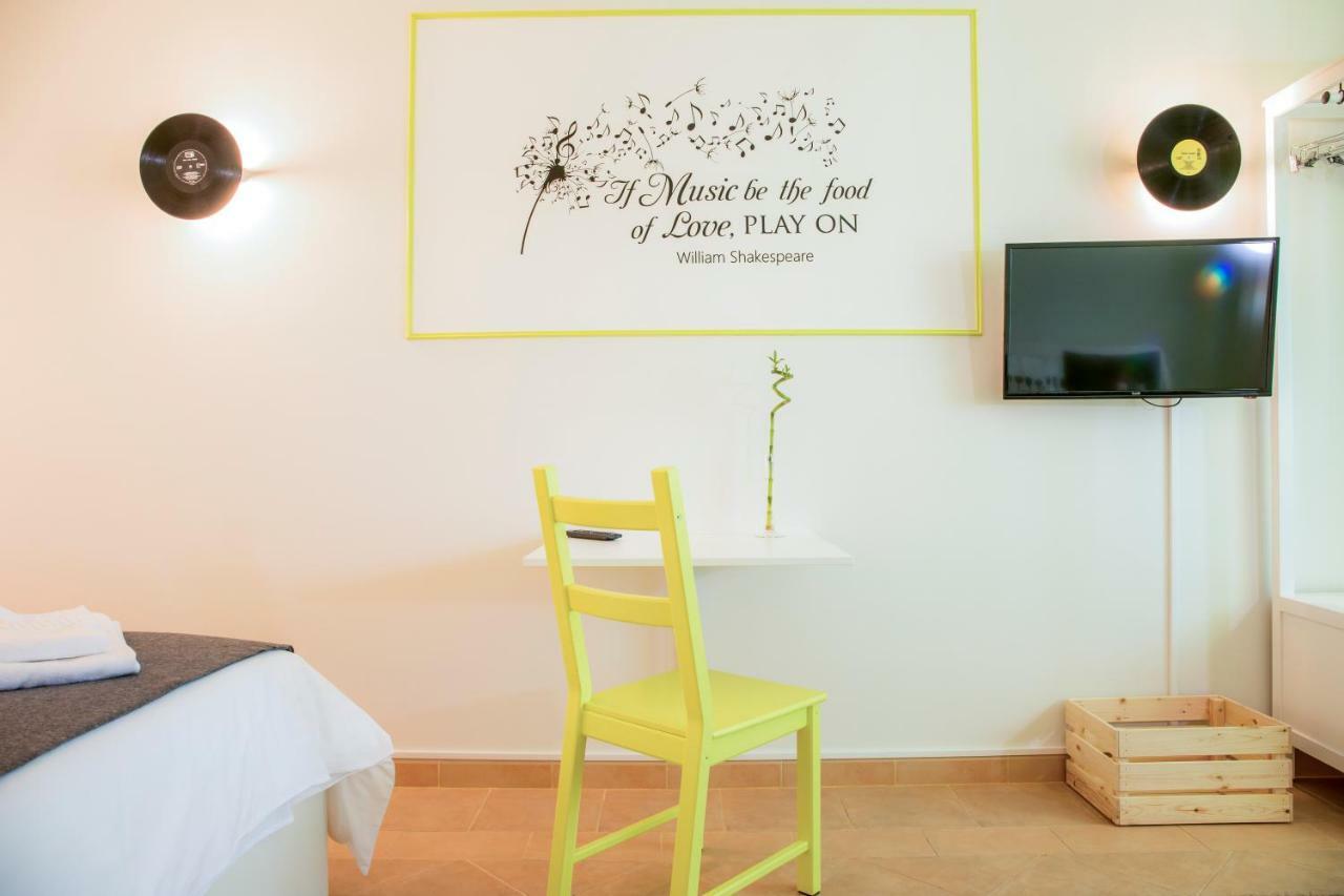 Bed & Breakfast Vinyl Flat - *