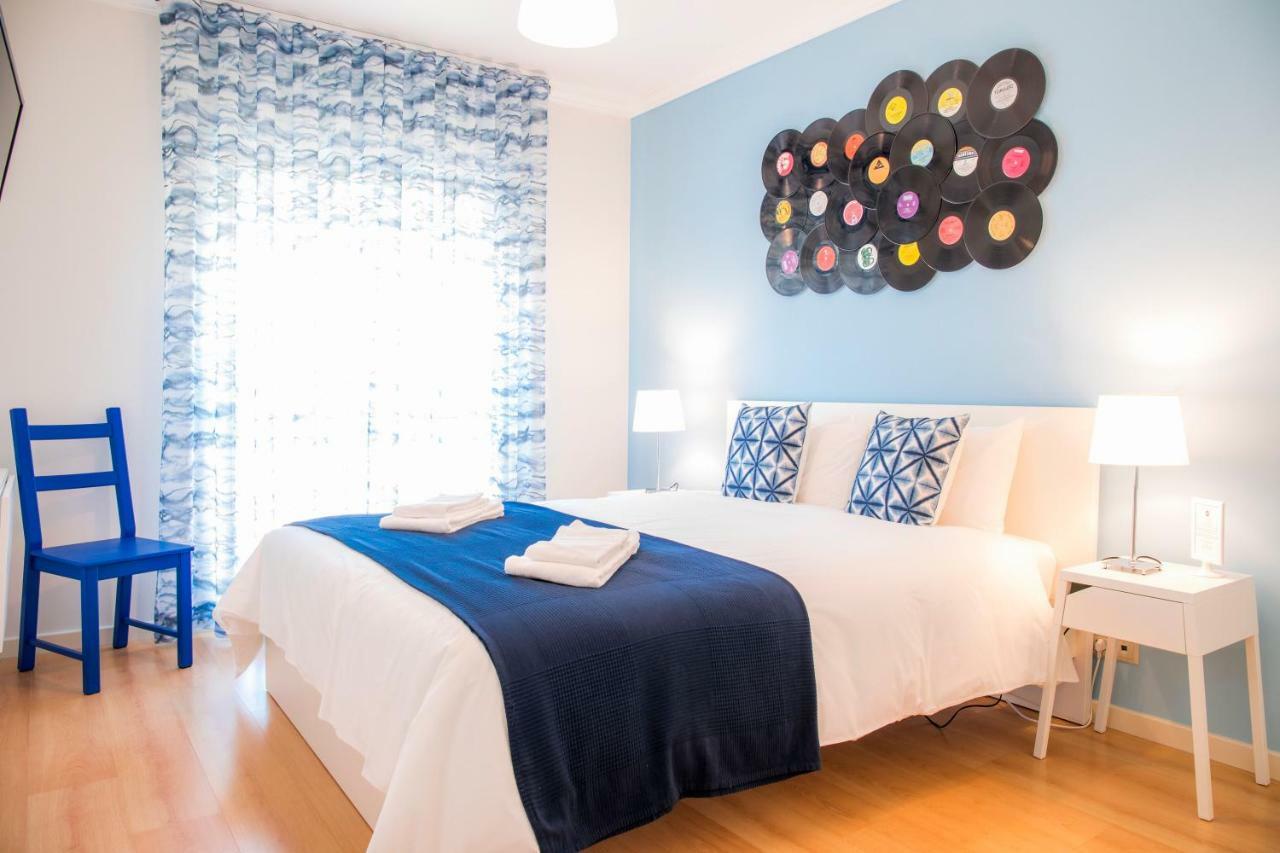 Bed & Breakfast Vinyl Flat - *