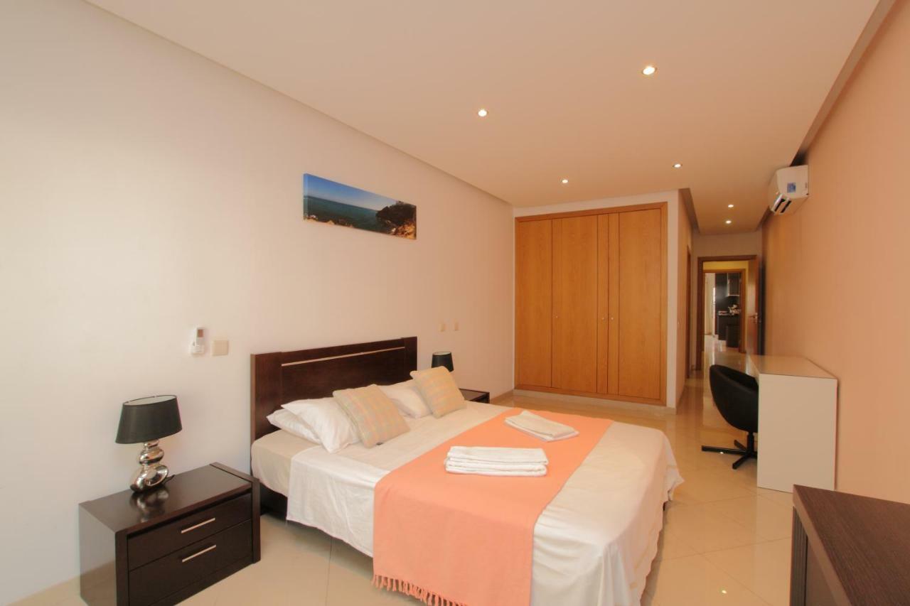 Full Private 300sqm Jacuzzi Heated Pool Ideal & Quiet Location * Albufeira