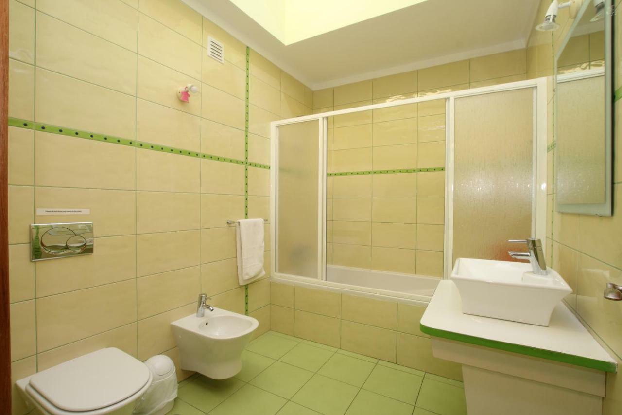 Full Private 300sqm Jacuzzi Heated Pool Ideal & Quiet Location Albufeira