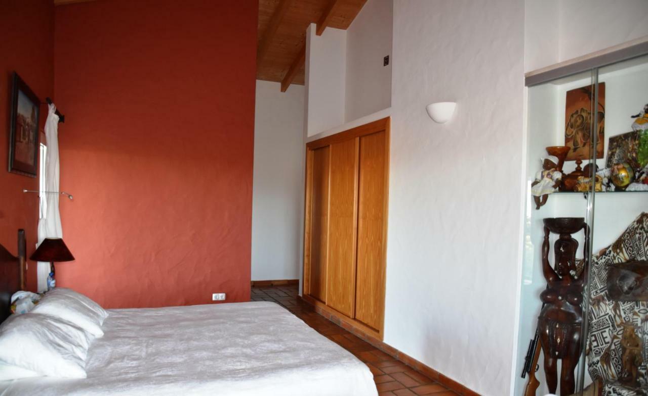 Herdade Dos Frades Country house *