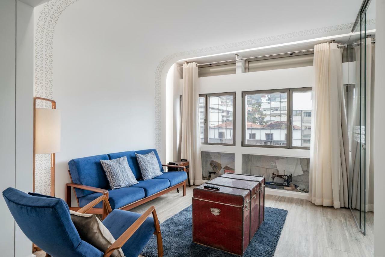 Drapes Design By An Island Gasthuis *