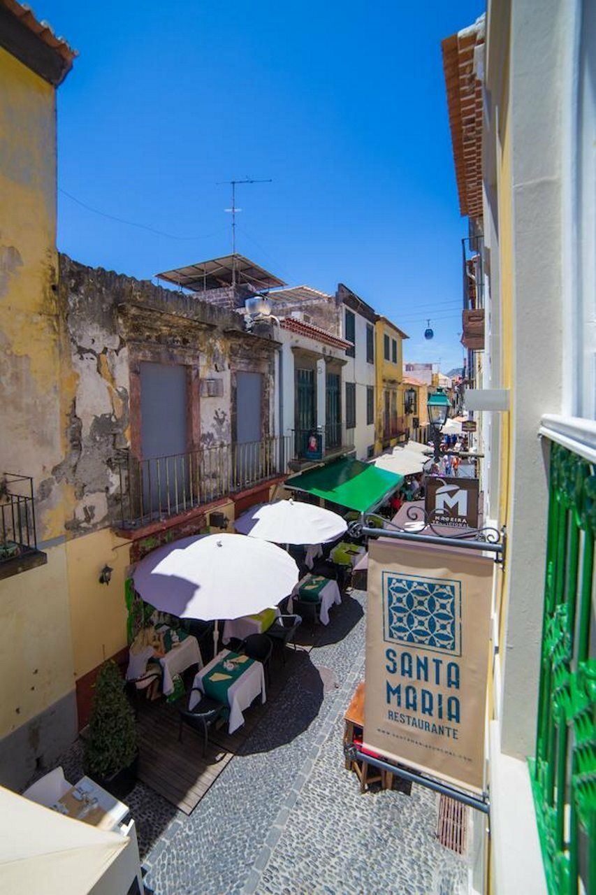 Santa Maria Hostel *