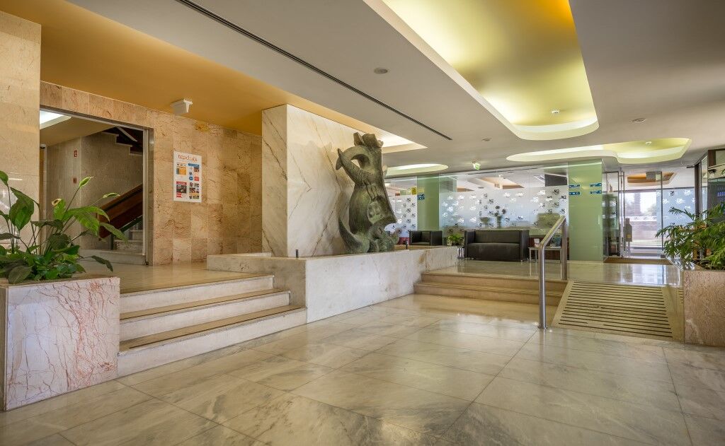 Aparthotel Interpass Vau
